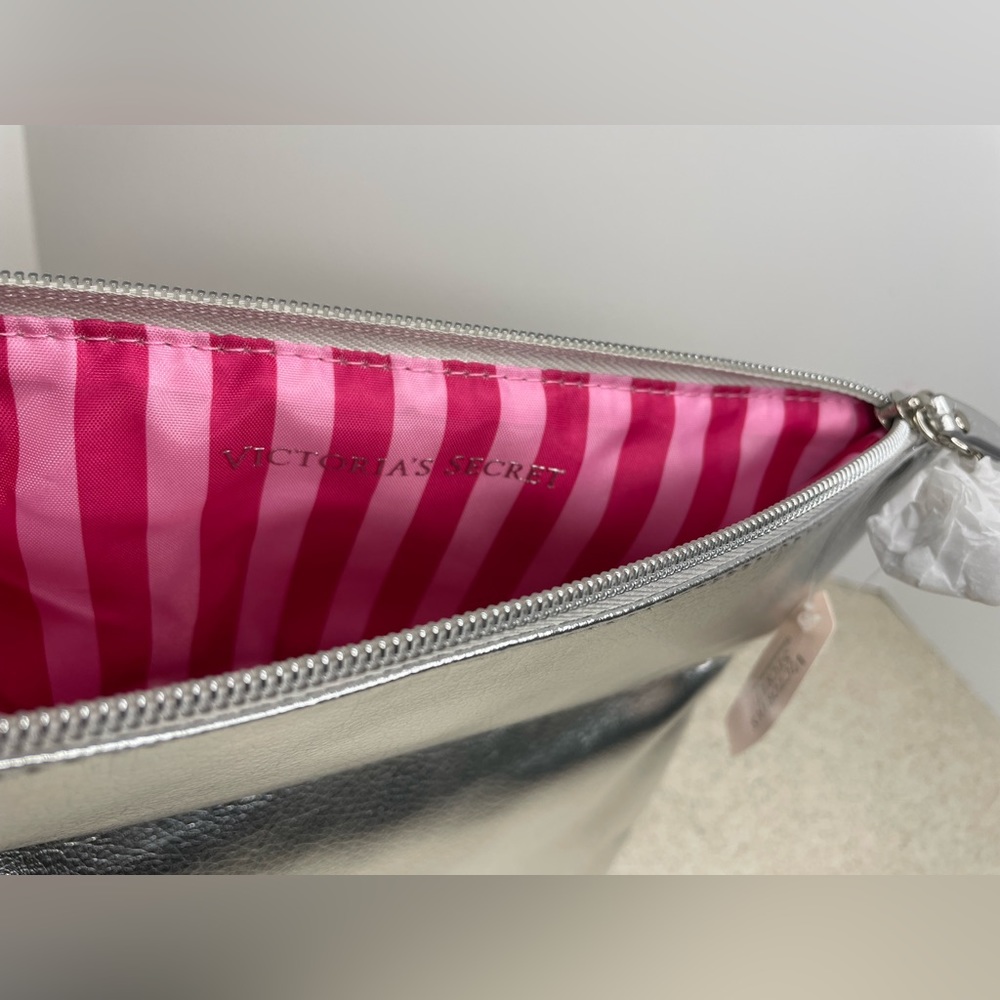NEW Victoria's Secret Anniversary Silver Fold Over Angel Clutch Bag - Picture 7 of 7